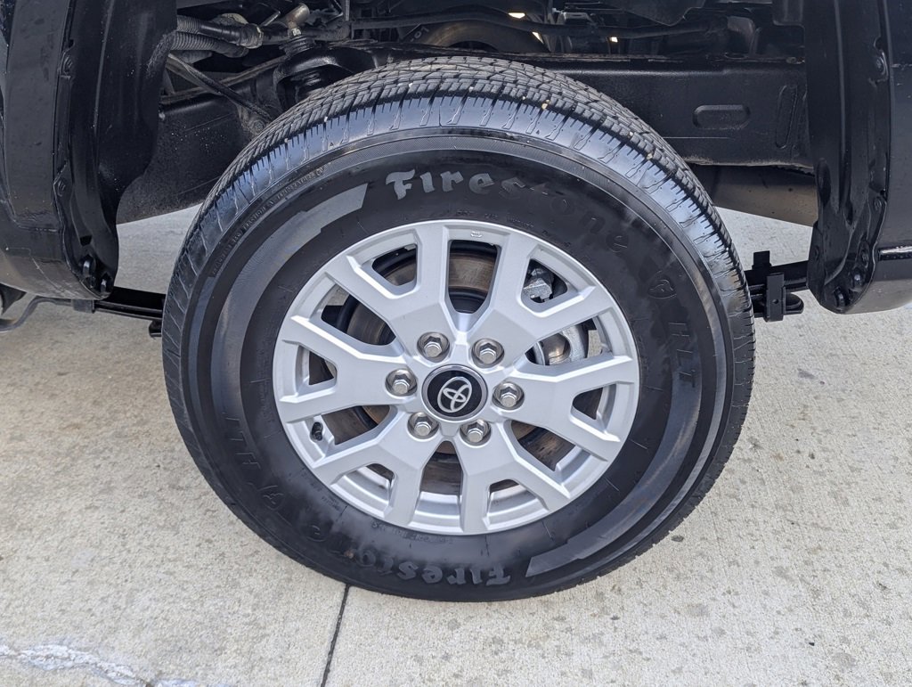 Used 2025 Toyota Tacoma SR image 17