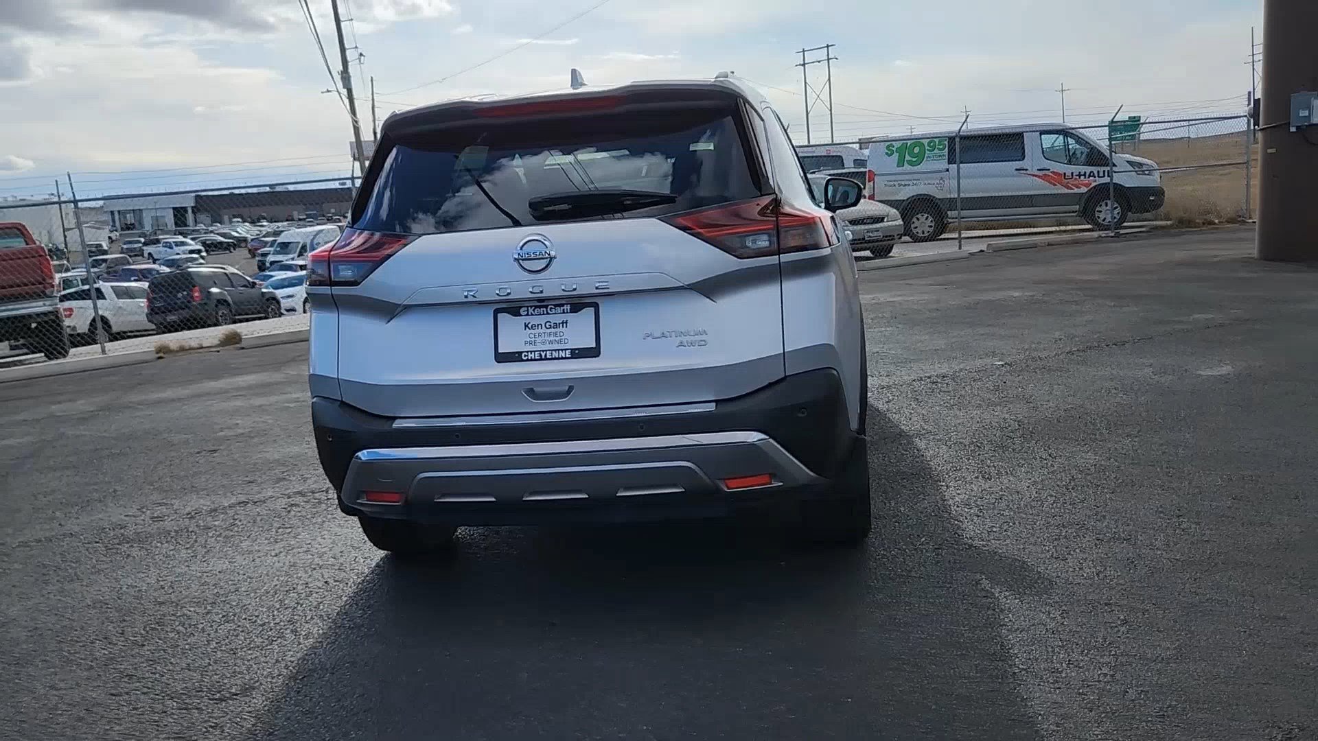 Used 2021 Nissan Rogue Platinum image 3