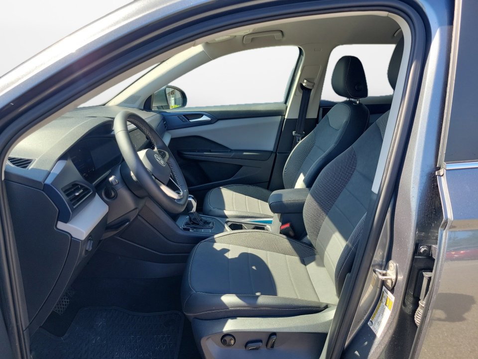 Used 2022 Volkswagen Taos SE image 11