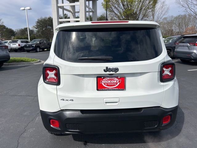 Used 2023 Jeep Renegade Latitude AWD/4WD image 8