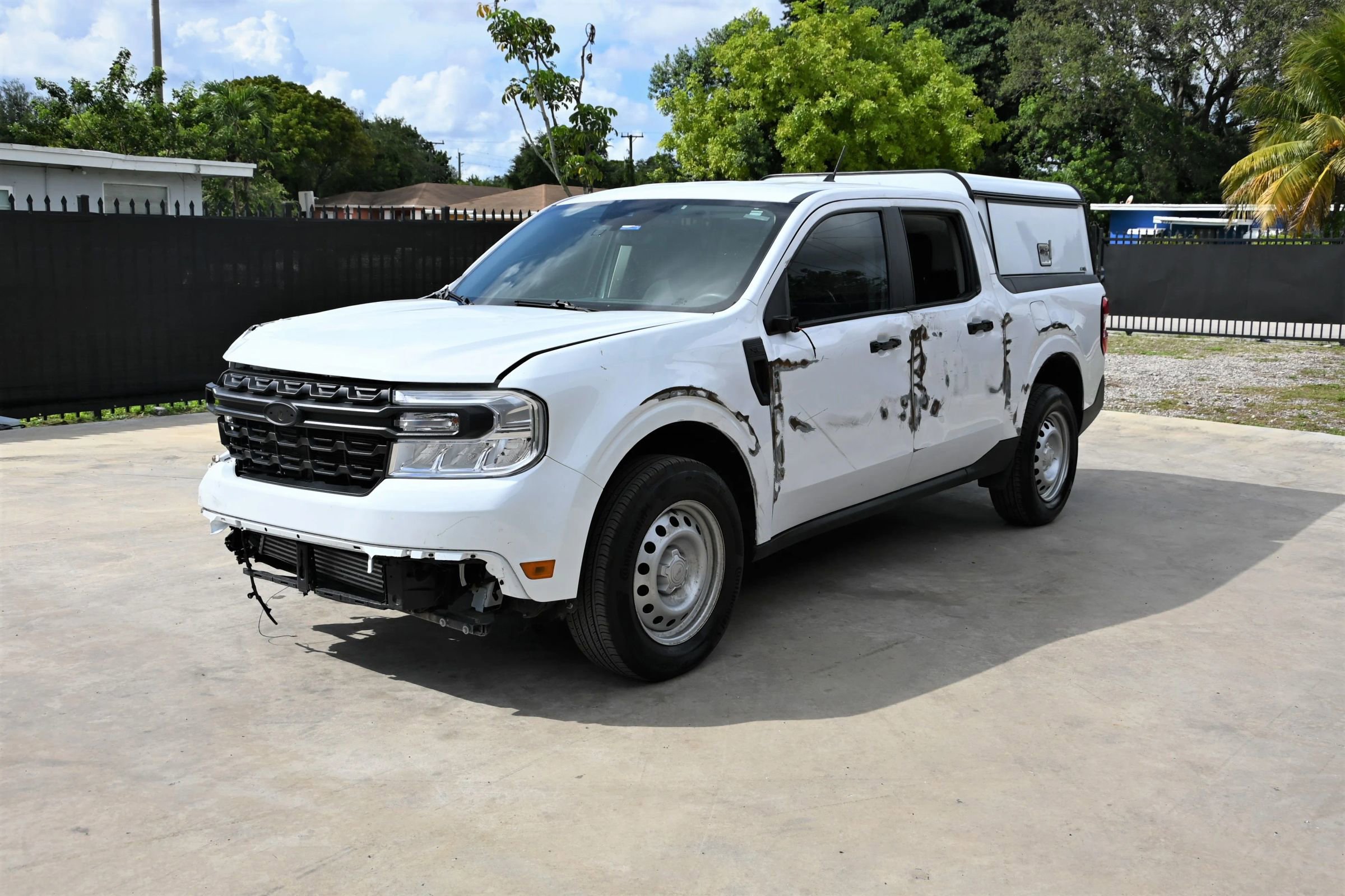 Used 2023 Ford Maverick XL image 1