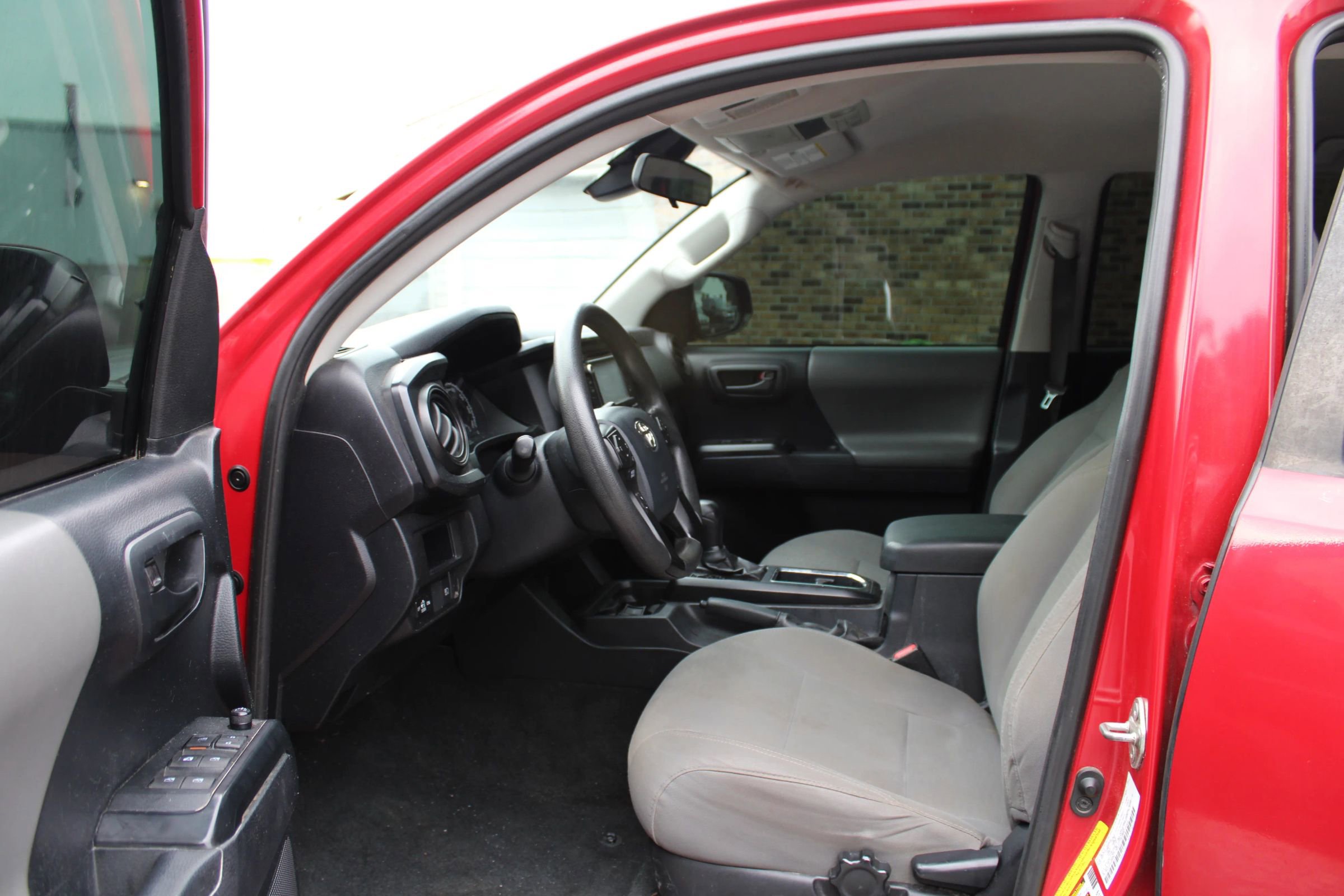 Used 2019 Toyota Tacoma SR image 20