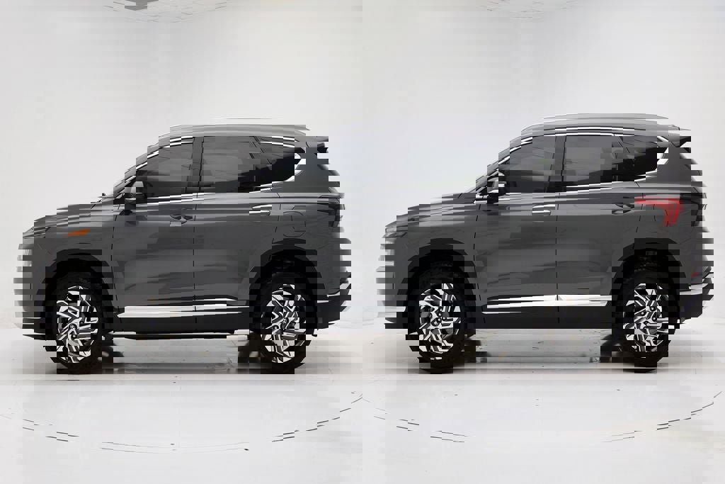 Used 2022 Hyundai Santa Fe SEL w/ Convenience + Premium Package image 5