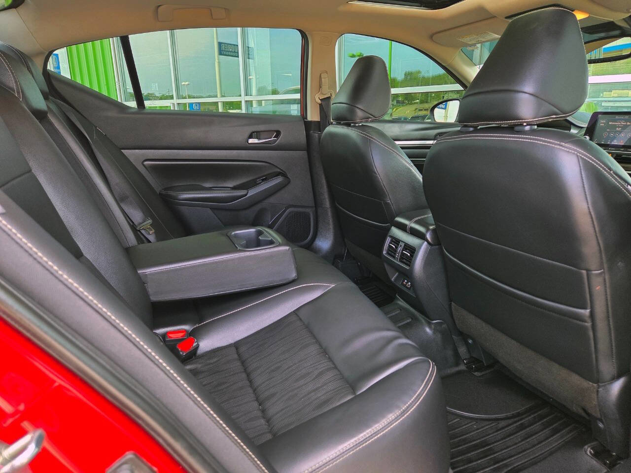 Used 2022 Nissan Altima 2.5 Platinum AWD/4WD image 22