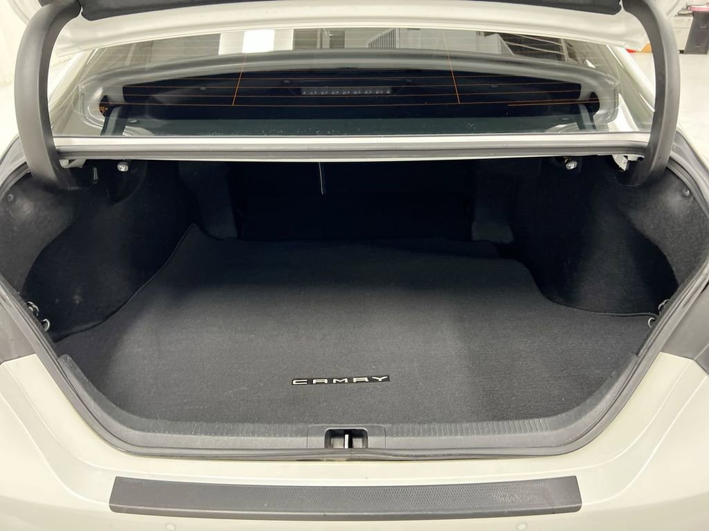 Used 2018 Toyota Camry XSE FWD image 23