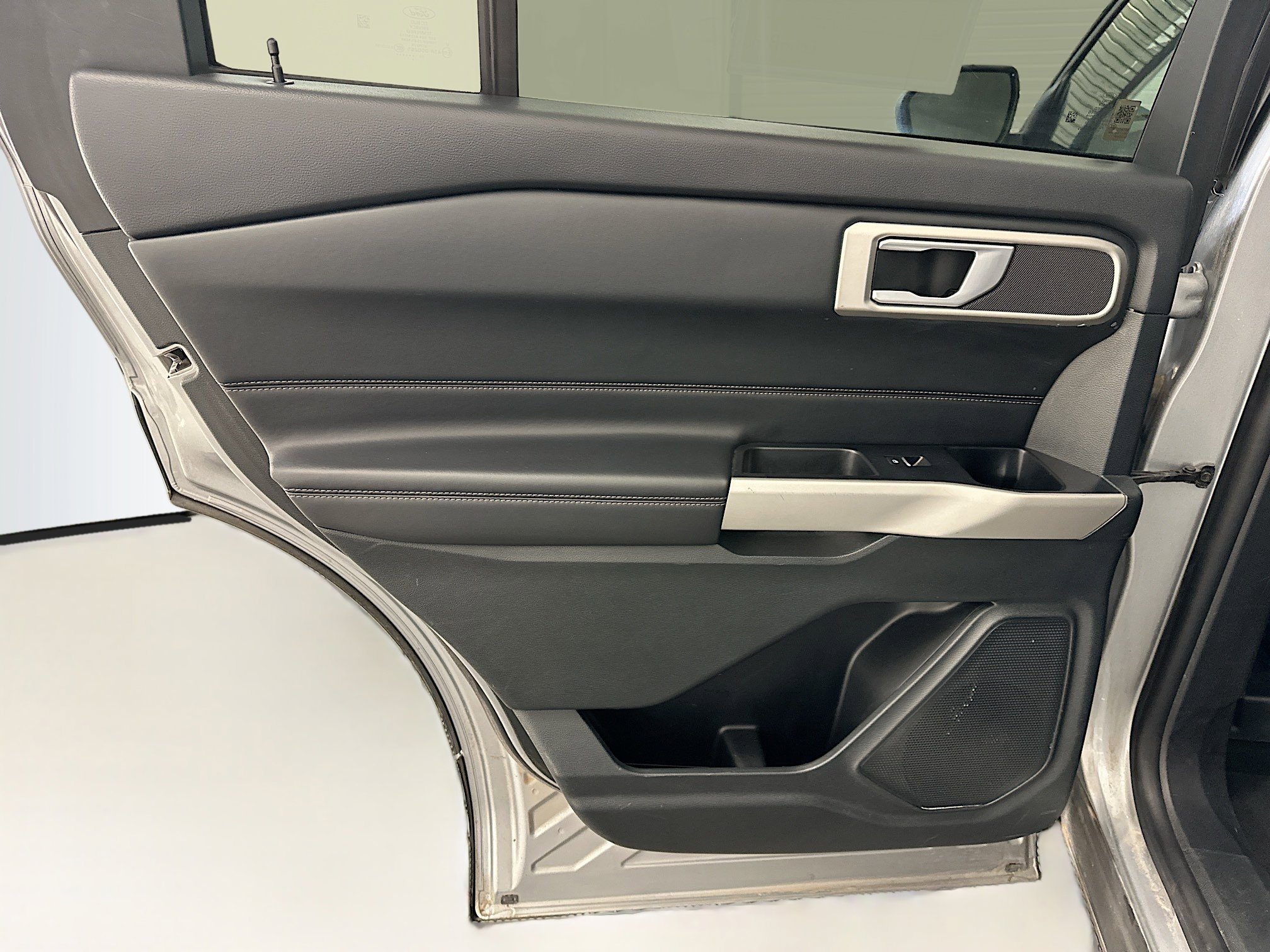 Used 2023 Ford Explorer XLT w/ Equipment Group 202A image 27