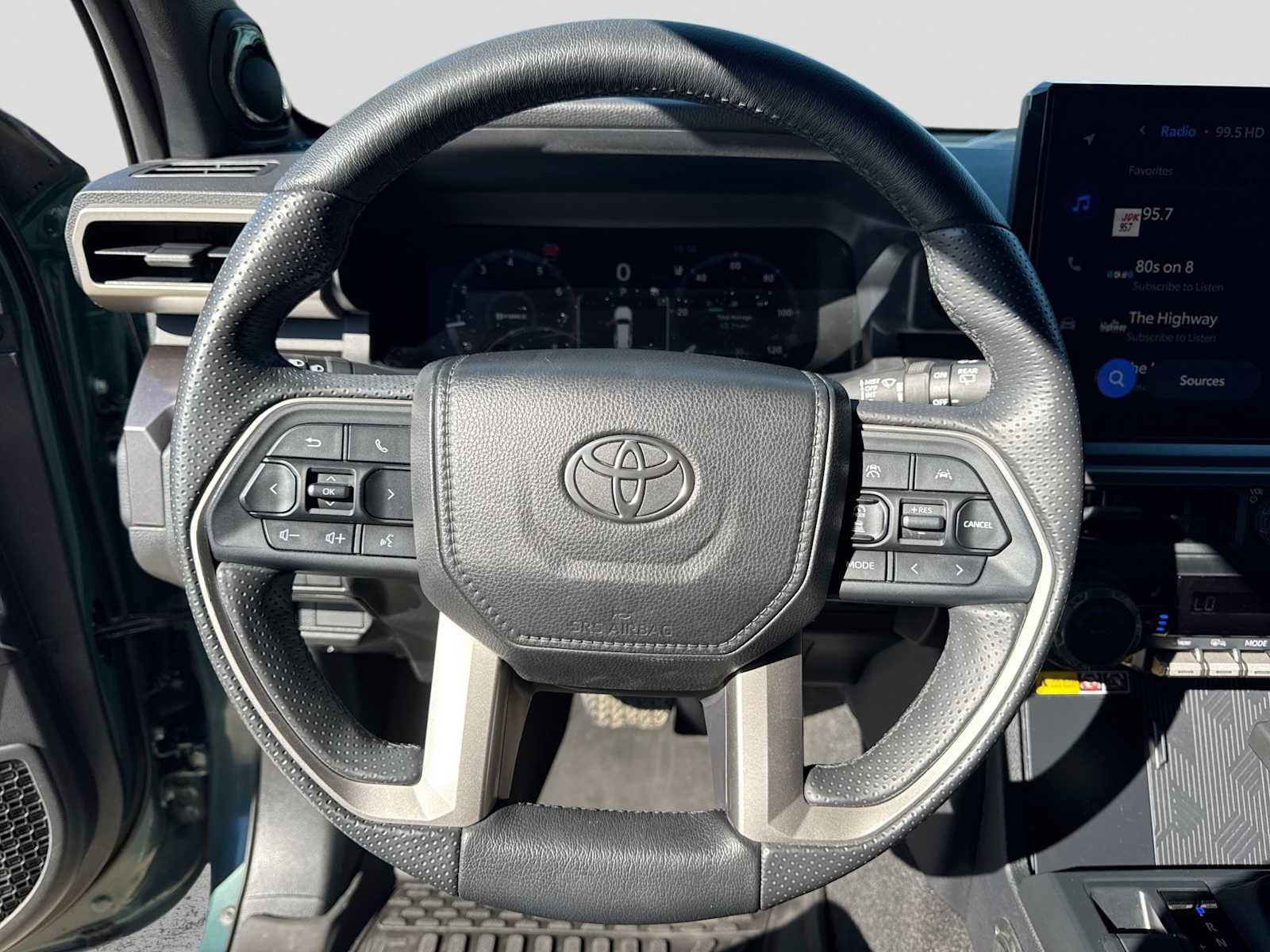 Used 2025 Toyota 4Runner TRD Off-Road Premium AWD/4WD image 23