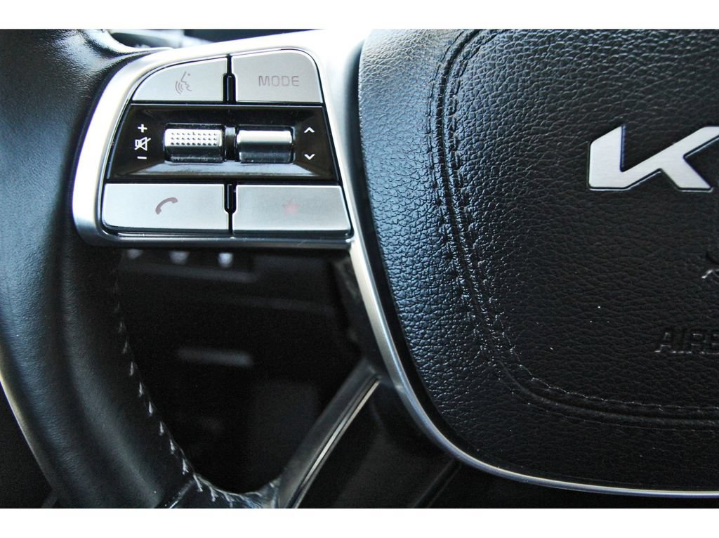 Used 2025 Kia Telluride S FWD image 15