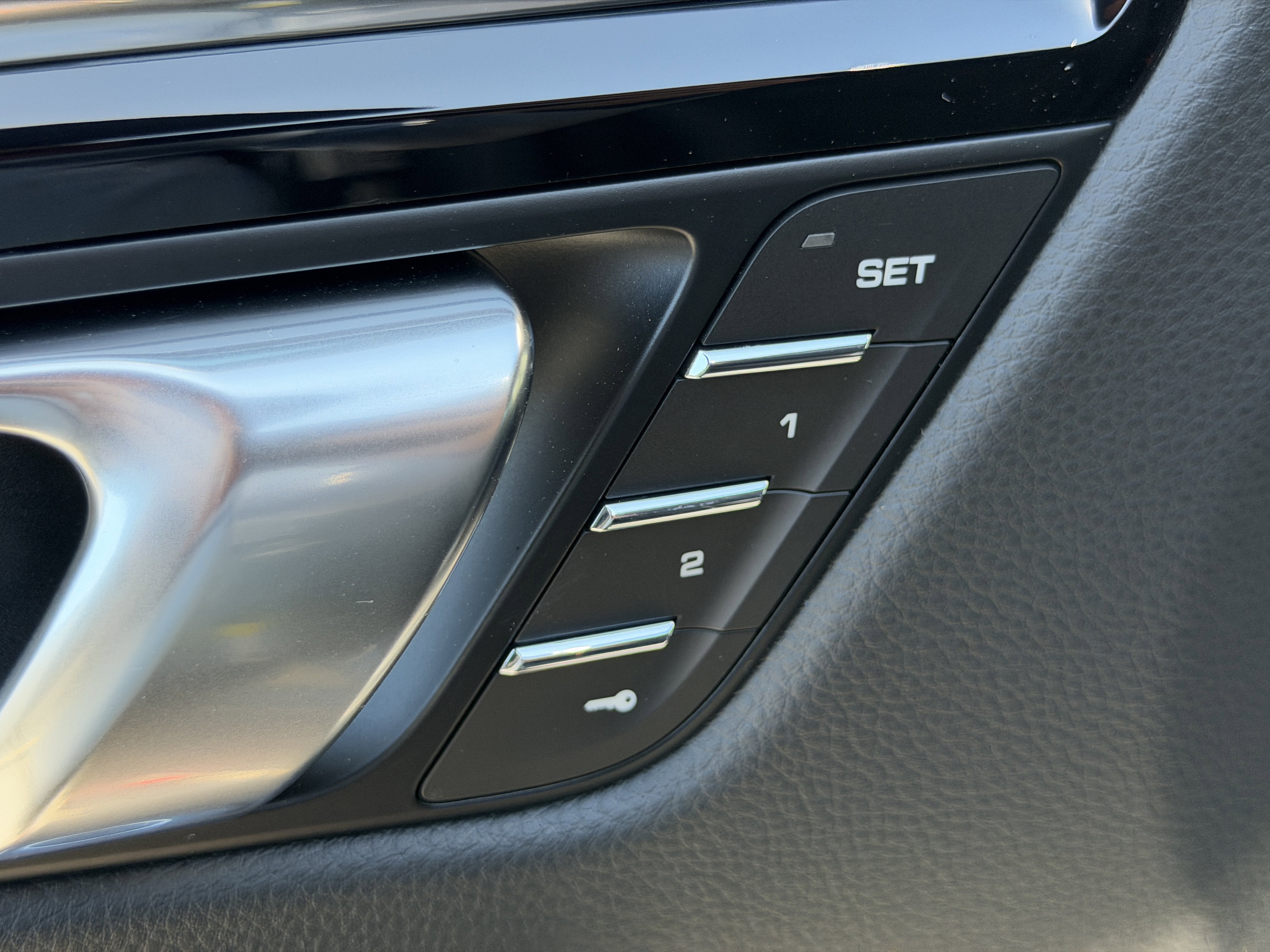 New 2026 Porsche Macan AWD/4WD image 23