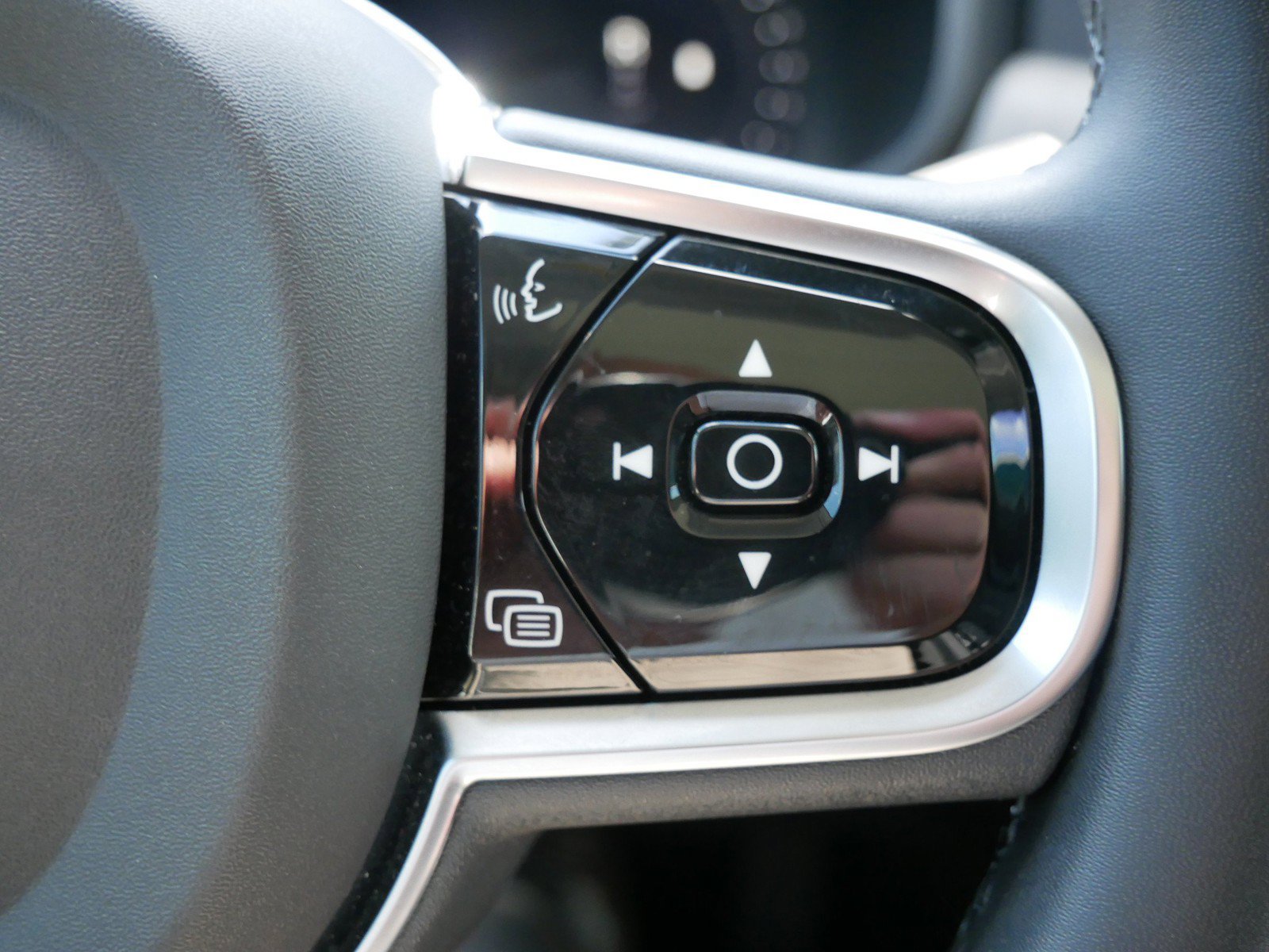 Certified 2023 Volvo S90 B6 Plus w/ Protection Package Premier AWD/4WD image 26