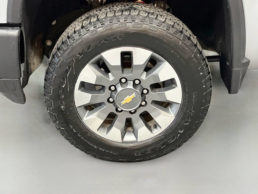 Used 2025 Chevrolet Silverado 2500 Custom w/ Custom Value Package AWD/4WD image 30