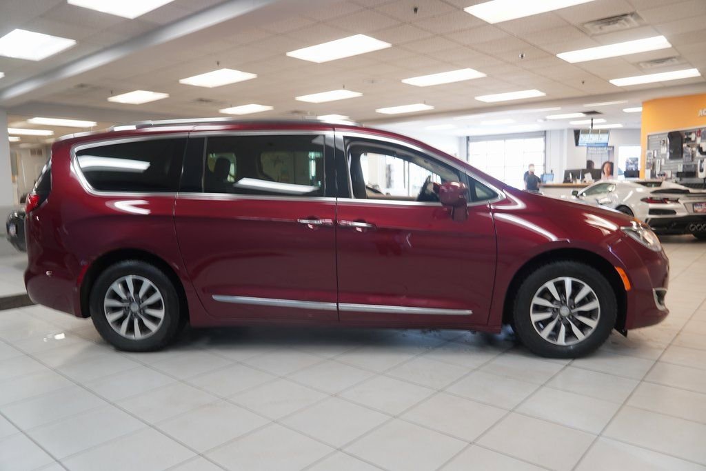 Used 2020 Chrysler Pacifica Touring-L Plus image 12