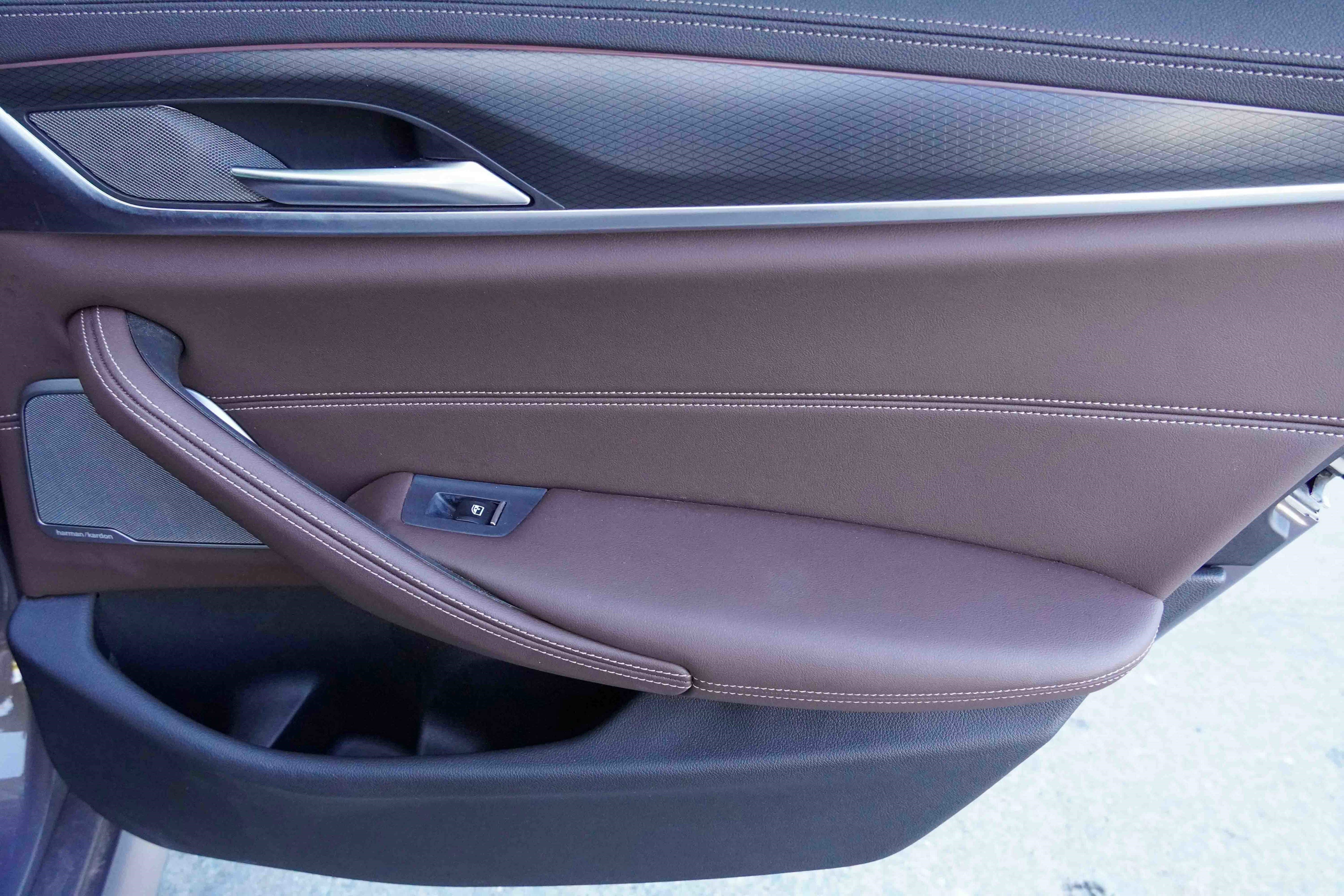 Certified 2022 BMW M550i xDrive w/ Executive Package image 34