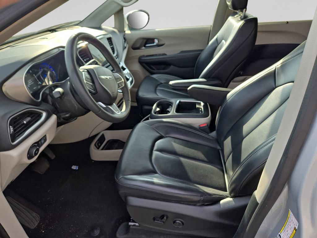 Used 2023 Chrysler Pacifica Touring-L FWD image 20