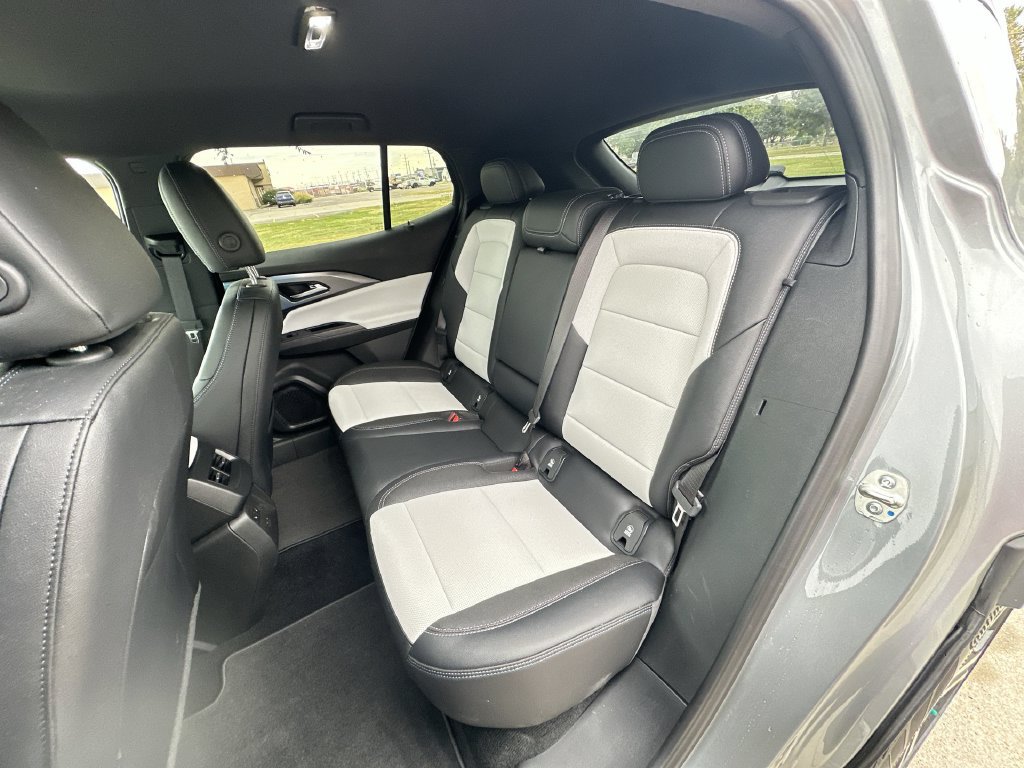 New 2026 Chevrolet Equinox EV LT w/ Convenience Package II AWD/4WD image 24