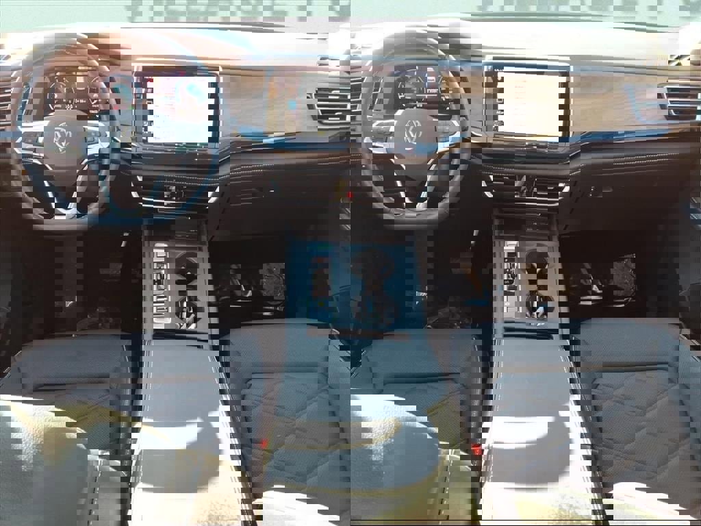 Used 2024 Volkswagen Atlas SE image 12