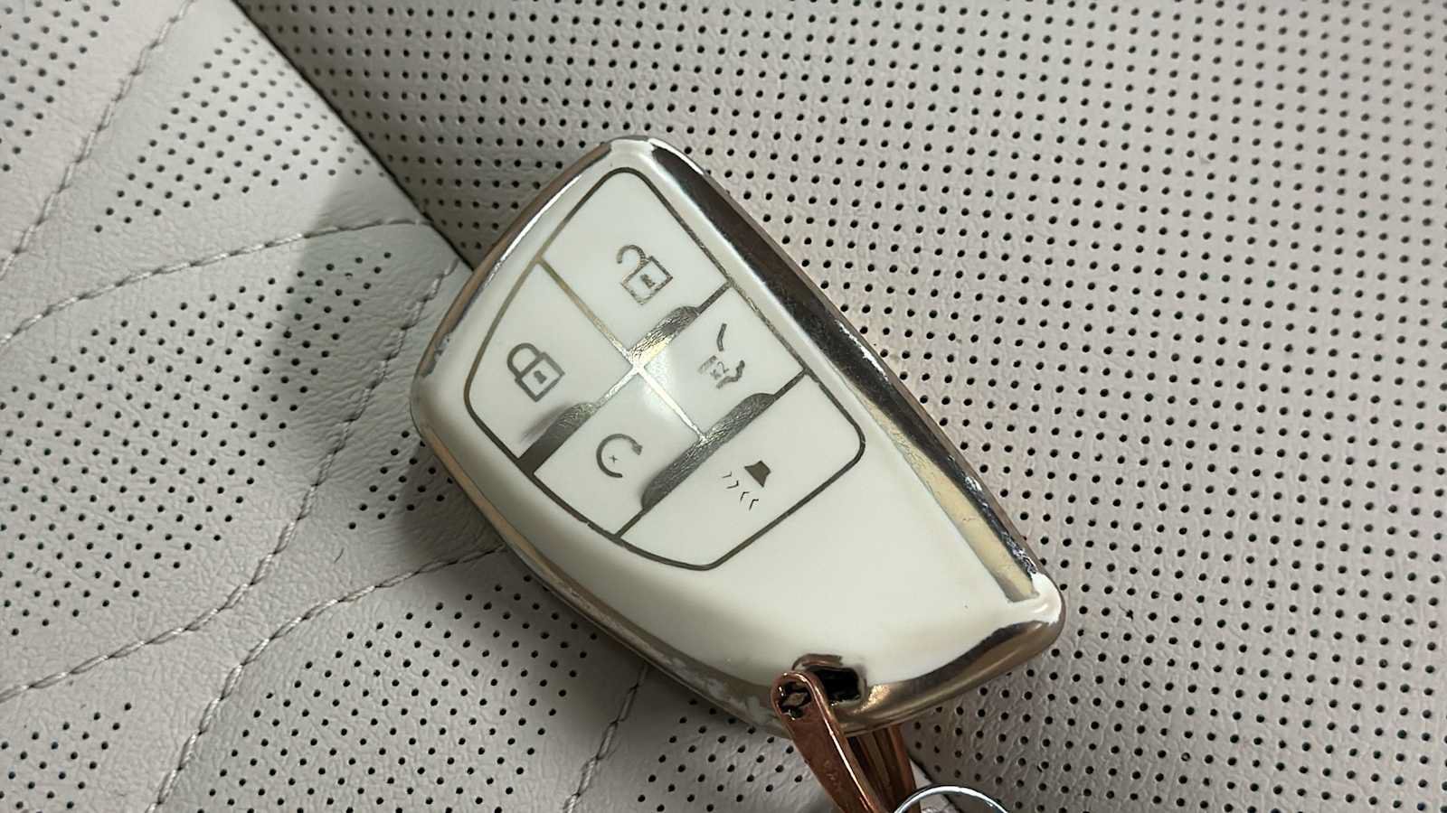 Used 2023 Buick Envision Avenir AWD/4WD image 38