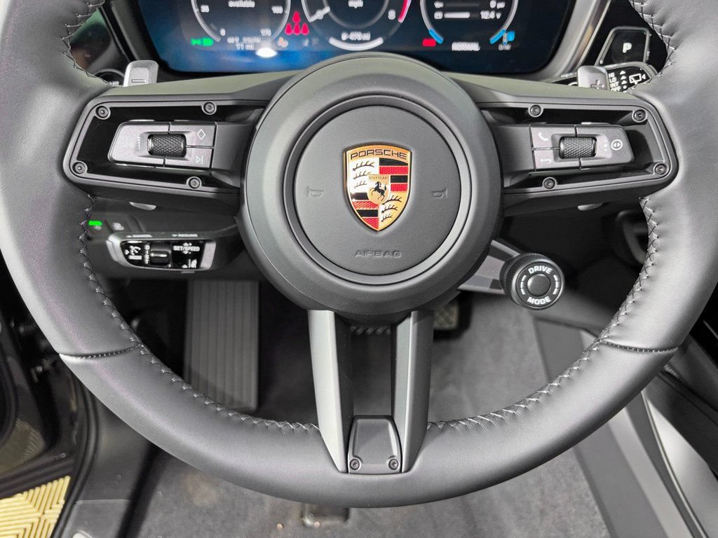 Certified 2026 Porsche Cayenne AWD/4WD image 24
