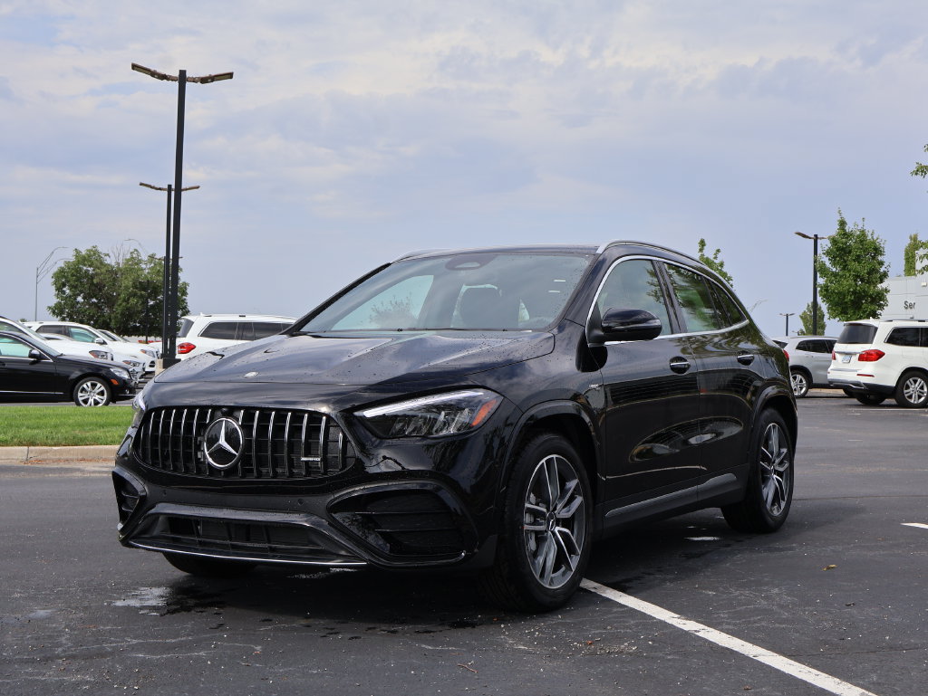 New 2026 Mercedes-Benz GLA 35 AMG 4MATIC image 3