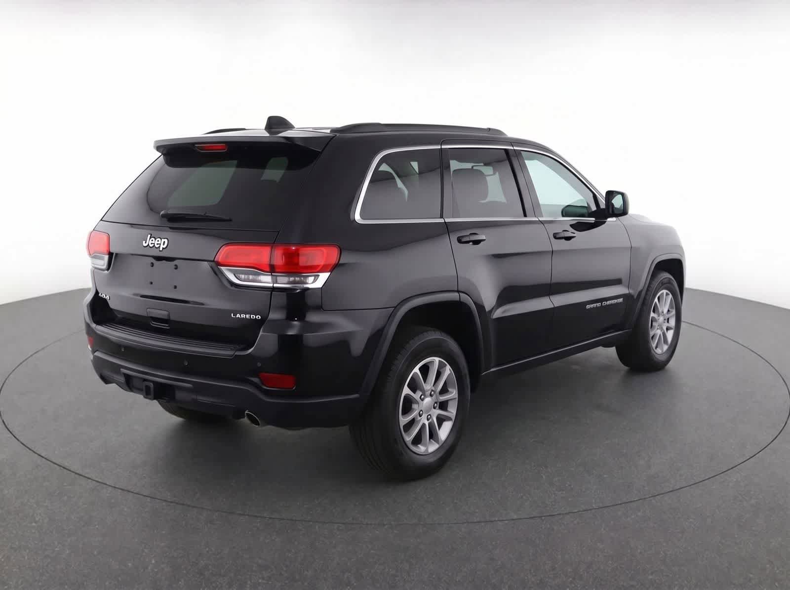 Used 2022 Jeep Grand Cherokee Laredo E AWD/4WD image 4