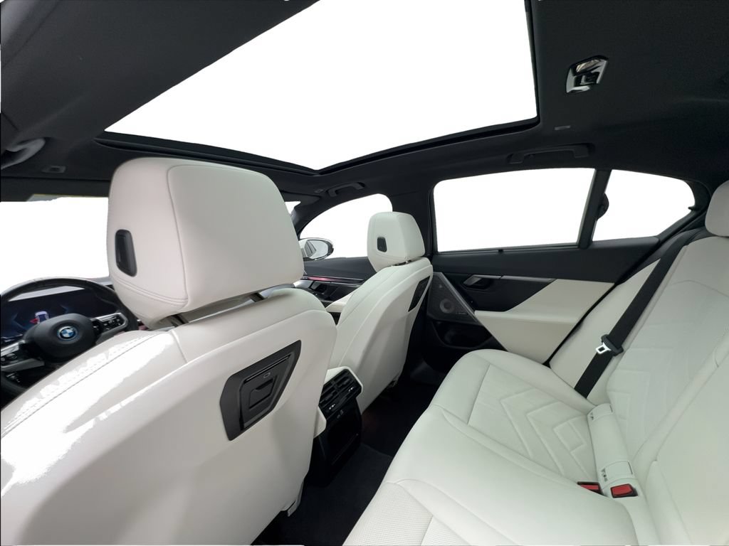 Used 2024 BMW i5 eDrive40i w/ Executive Package RWD image 25