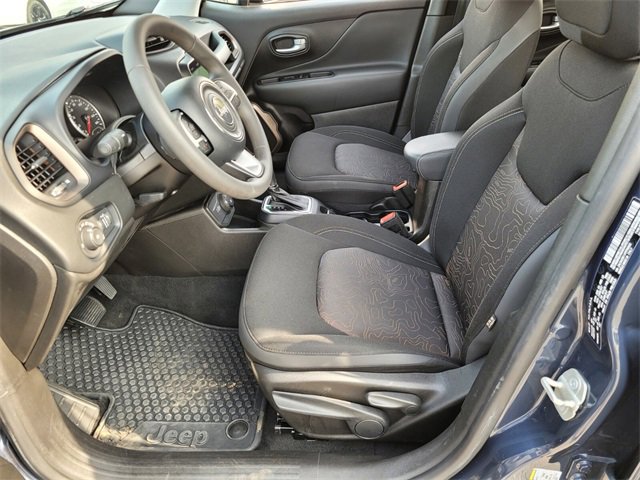 Used 2023 Jeep Renegade Latitude image 10