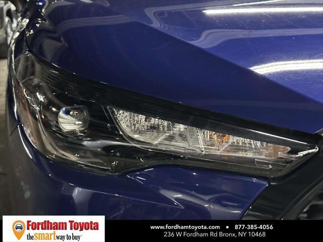 Certified 2022 Toyota Corolla Cross LE image 11