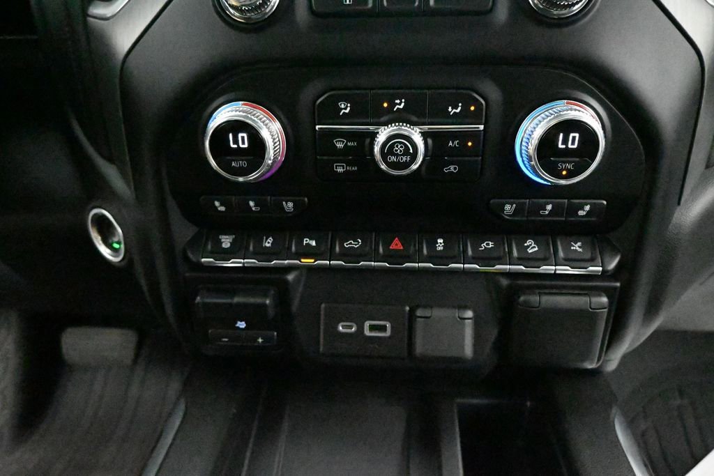 Used 2022 GMC Sierra 3500 Denali w/ Denali Ultimate Package AWD/4WD image 12