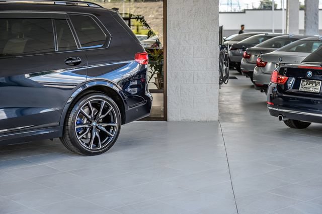 Used 2020 BMW X7 xDrive40i w/ M Sport Package AWD/4WD image 63