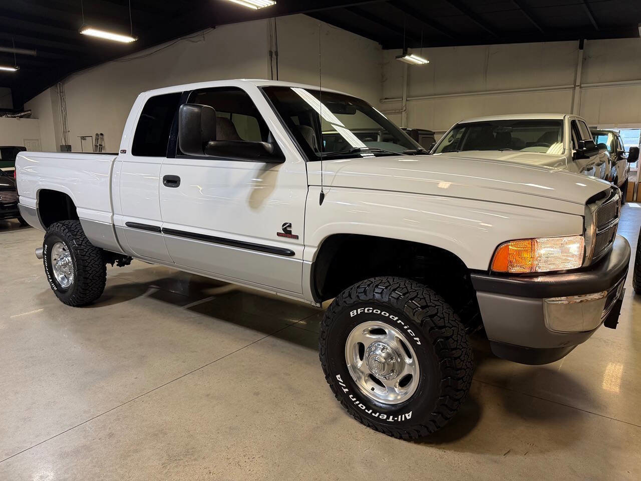 Used 2001 Dodge Ram 2500 Truck SLT AWD/4WD image 1