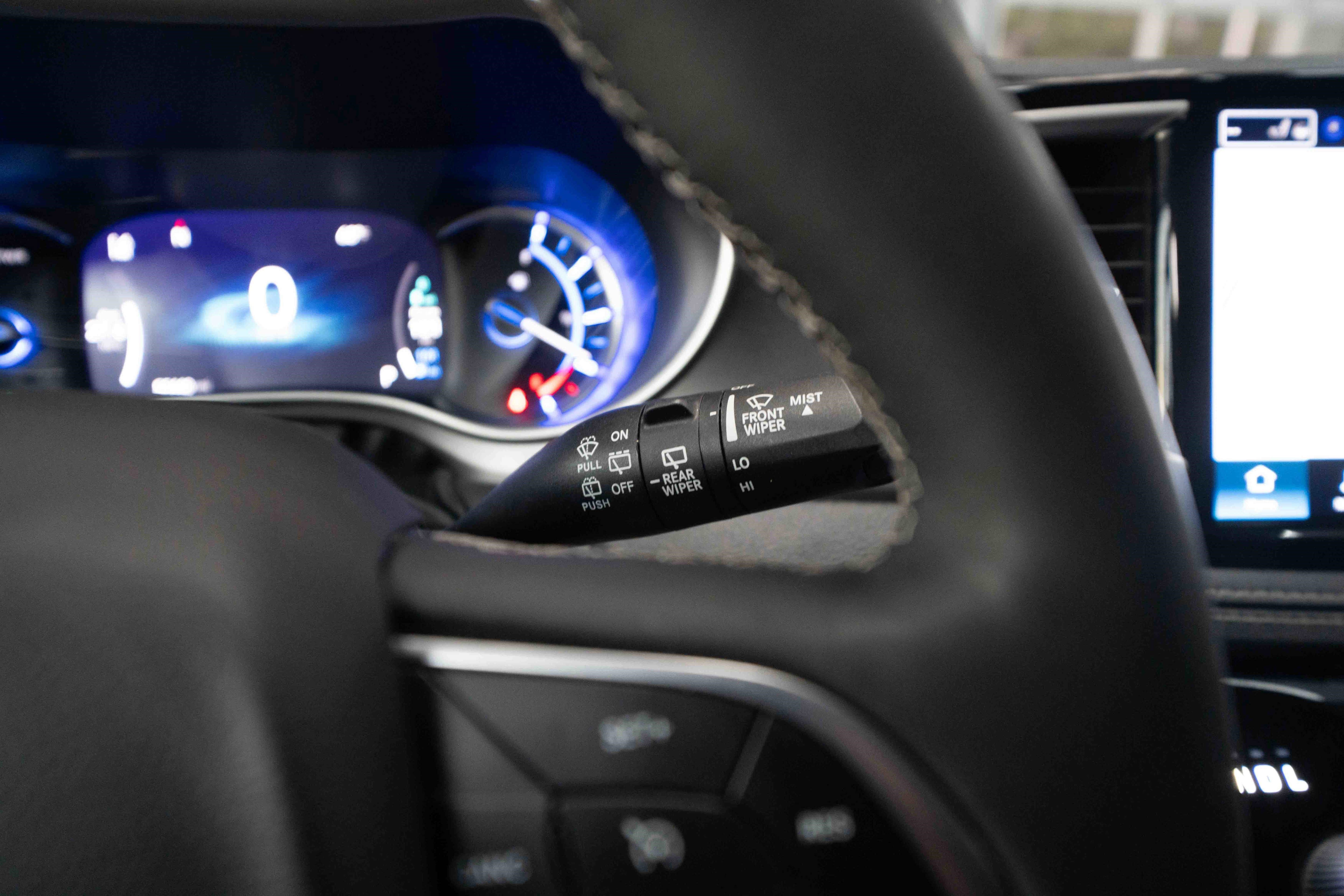 Used 2022 Chrysler Pacifica Touring-L w/ Uconnect Theater Family Group image 14