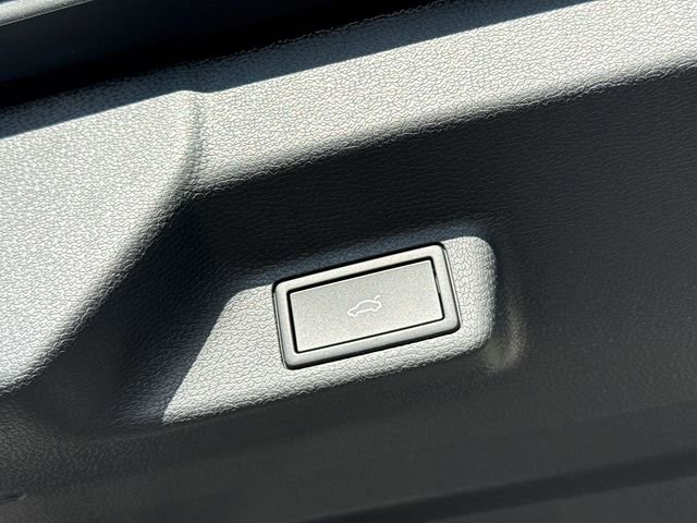 New 2025 Volkswagen ID. Buzz Pro S Plus image 15