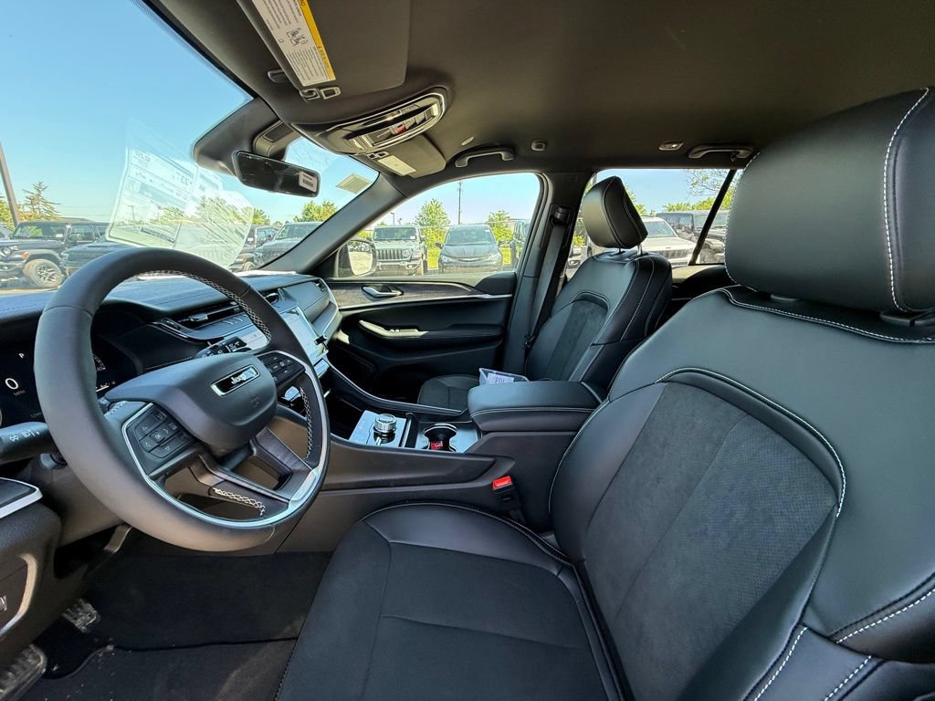 New 2026 Jeep Grand Cherokee Altitude AWD/4WD image 11