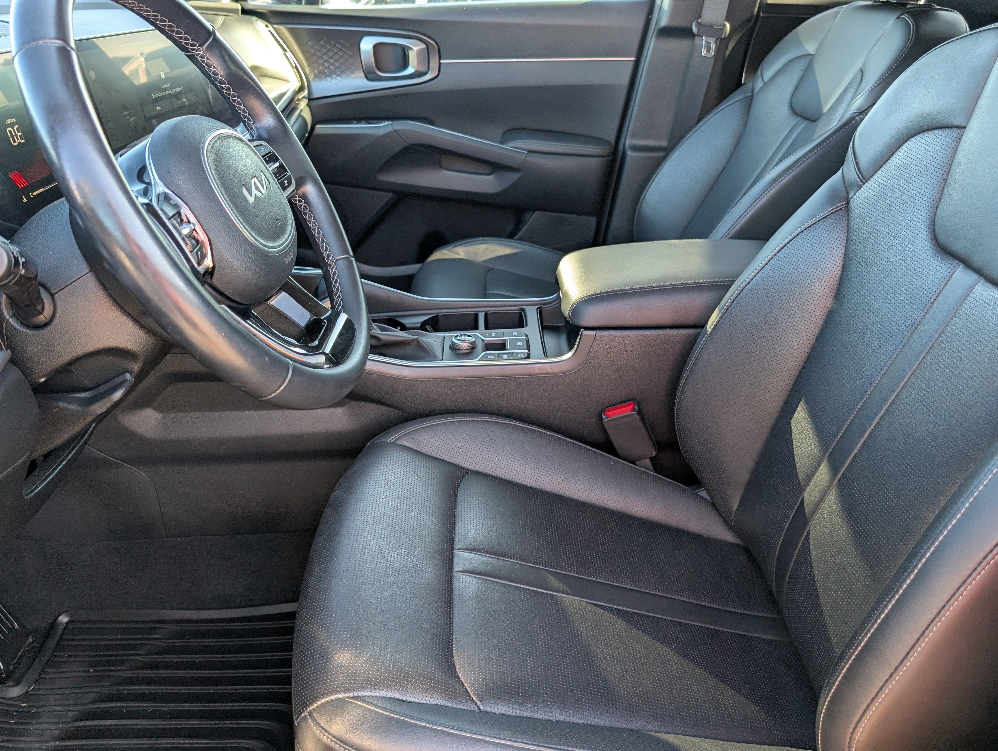 Used 2025 Kia Sorento S w/ Panoramic Sunroof Package FWD image 12