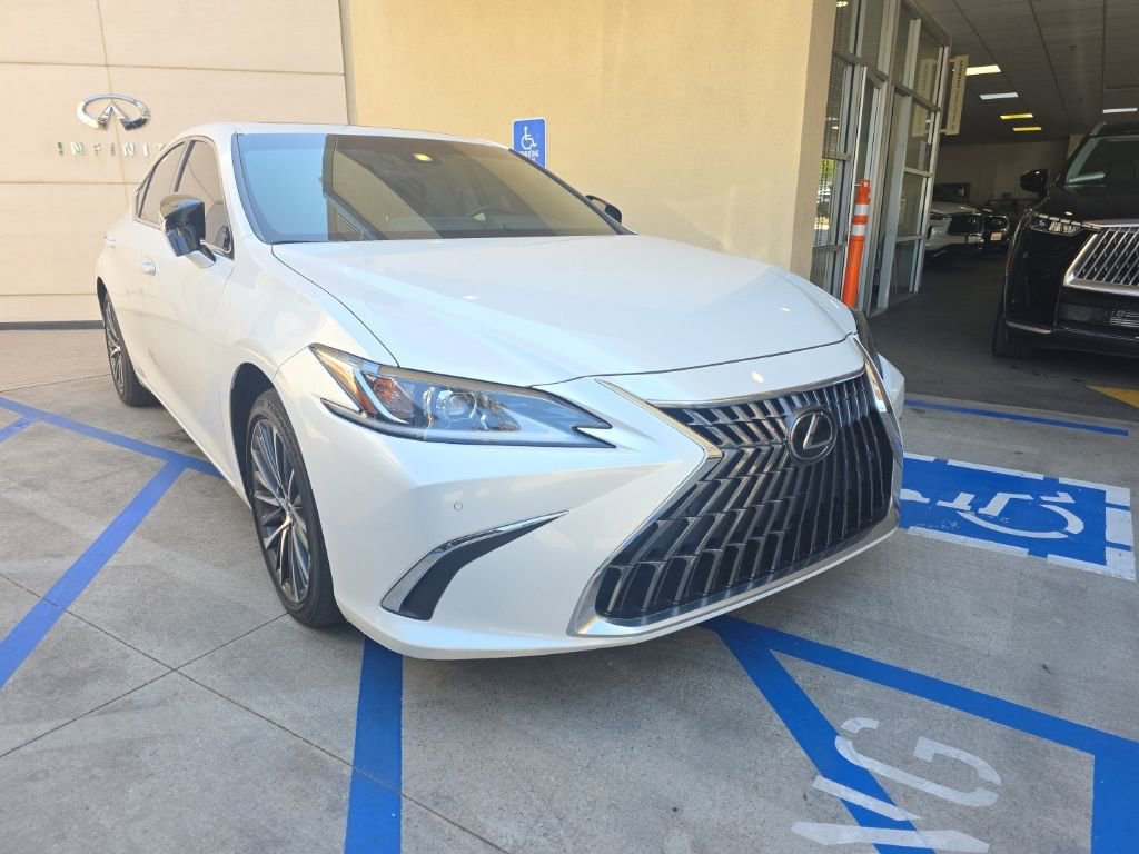 Used 2025 Lexus ES 300h w/ Premium Package