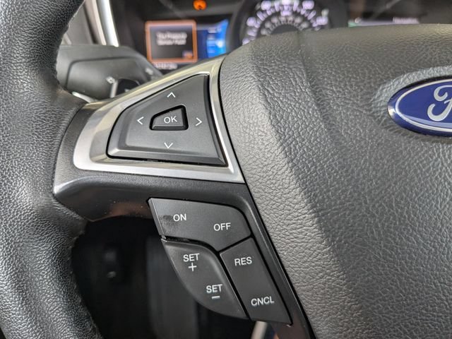 Used 2017 Ford Fusion SE w/ Fusion SE Technology Package FWD image 16