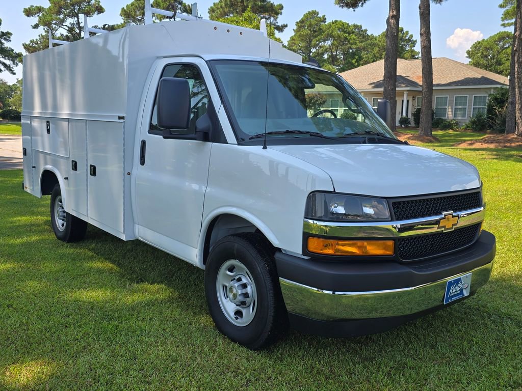 New 2025 Chevrolet Express 3500 w/ Power Convenience Package