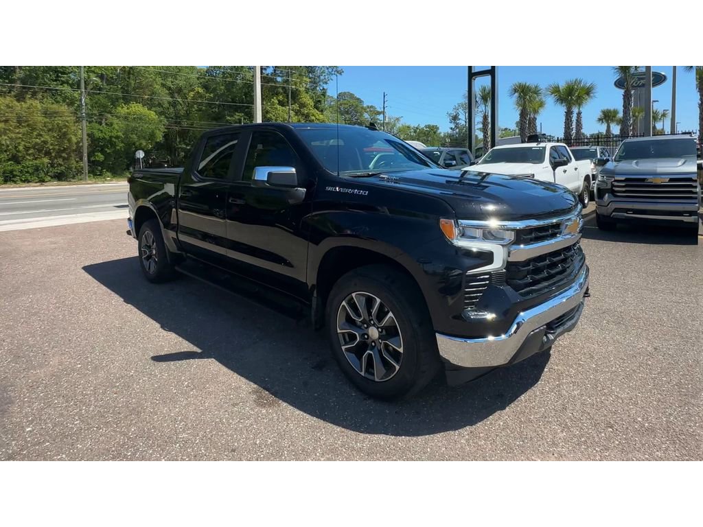 Used 2023 Chevrolet Silverado 1500 LT AWD/4WD image 6