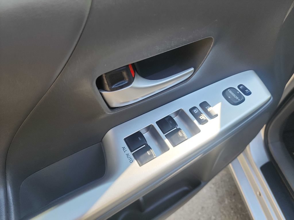 Used 2014 Toyota Prius V Five FWD image 13