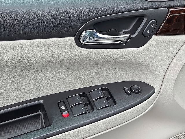 Used 2012 Chevrolet Impala LT FWD image 15