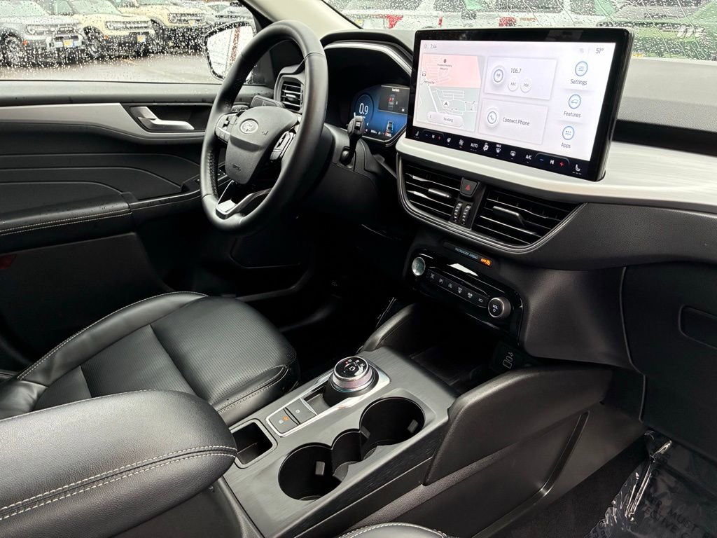 Used 2024 Ford Escape Platinum image 22