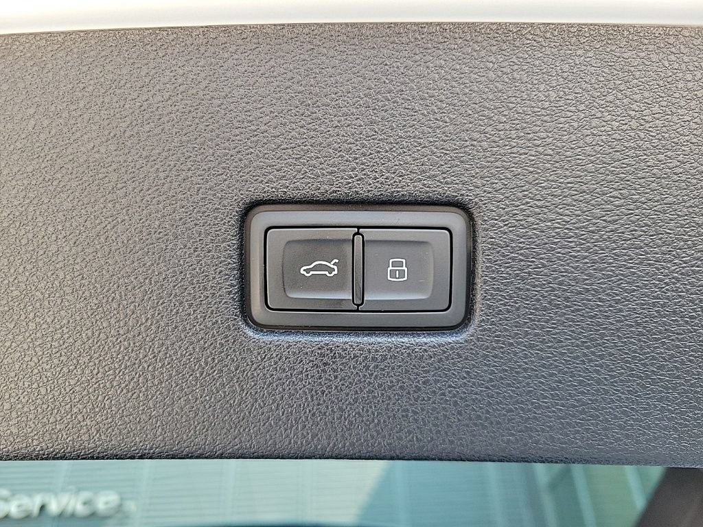 Used 2021 Audi Q8 Premium Plus w/ Premium Plus Package AWD/4WD image 19