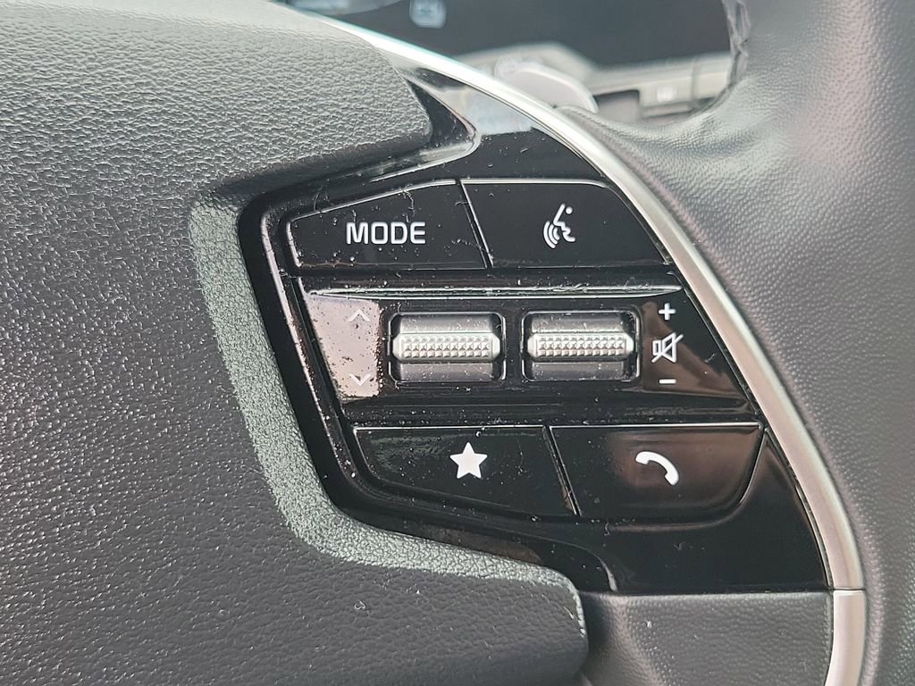 Used 2023 Kia Niro EX FWD image 14