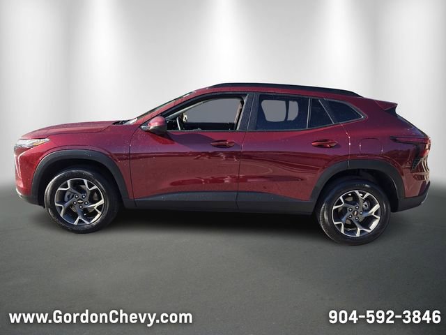 Certified 2025 Chevrolet Trax LT w/ LT Convenience Package image 2