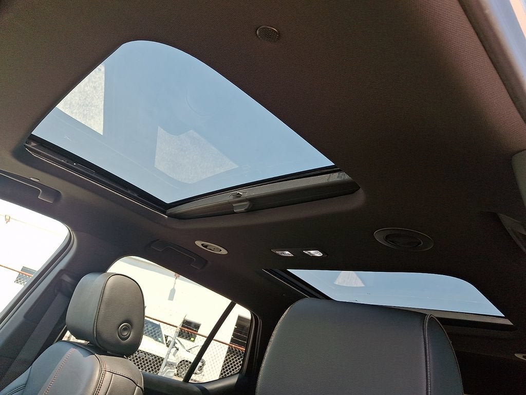 Certified 2023 Chevrolet Traverse RS AWD/4WD image 16