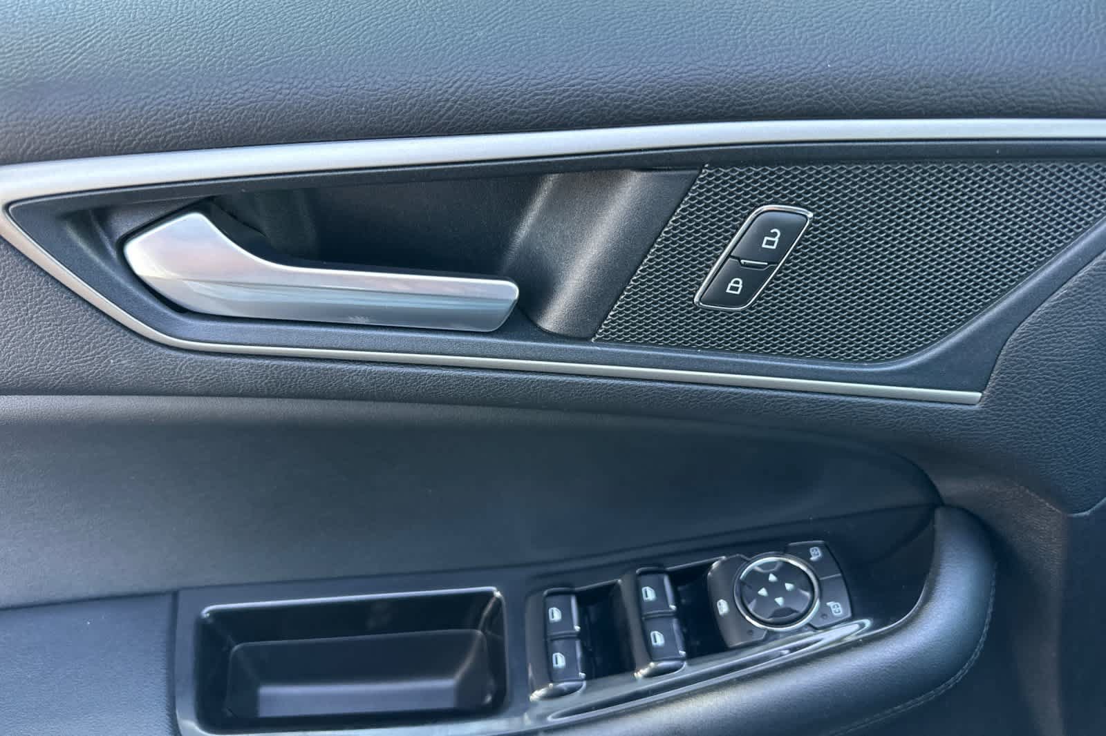 Certified 2019 Ford Edge SEL w/ Equipment Group 201A FWD image 12