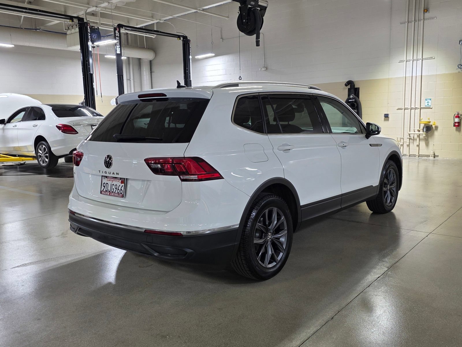 Used 2022 Volkswagen Tiguan SE FWD image 7