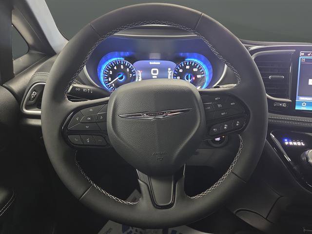 New 2026 Chrysler Pacifica Select w/ S Appearance Package image 15