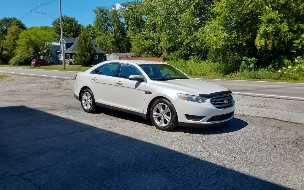 Used 2014 Ford Taurus SEL w/ Equipment Group 201A FWD image 4
