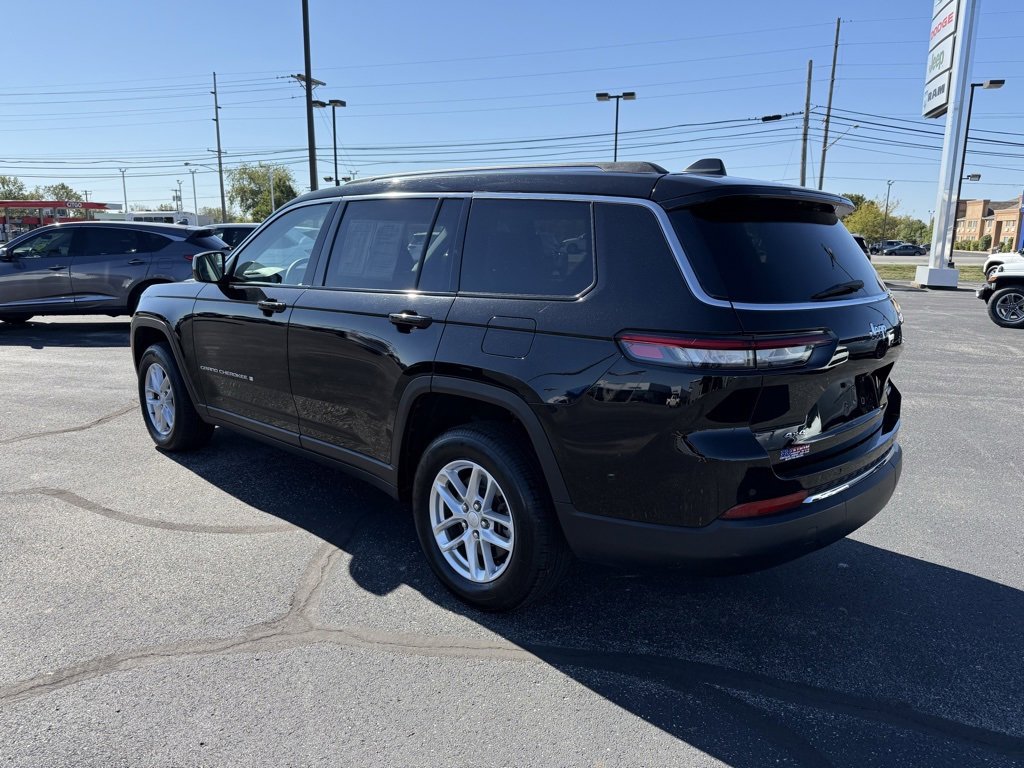 Used 2023 Jeep Grand Cherokee L Laredo image 9